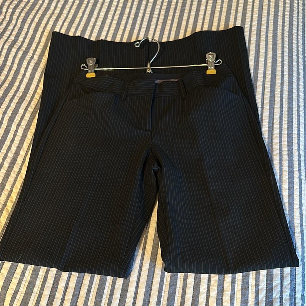 Express dress pants Editor style black with blue pinstripes - Picture 3 of 6